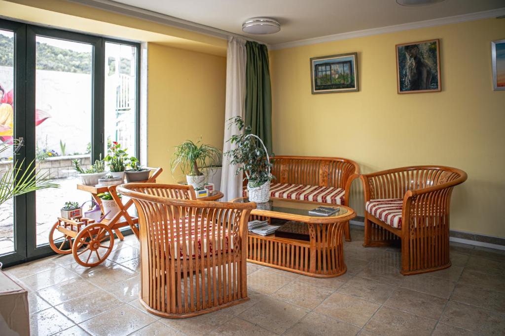 Posezení v ubytování Apart-hotel Villa Lav