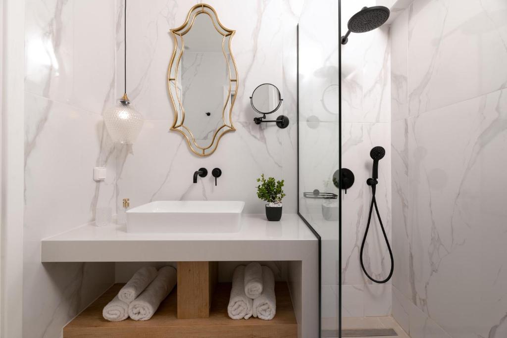Koupelna v ubytování Mariann Premium Suites