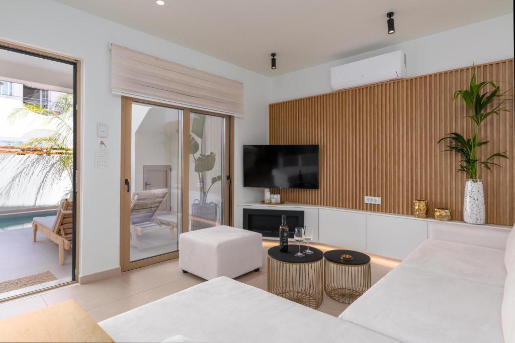 TV a/nebo společenská místnost v ubytování Mariann Premium Suites