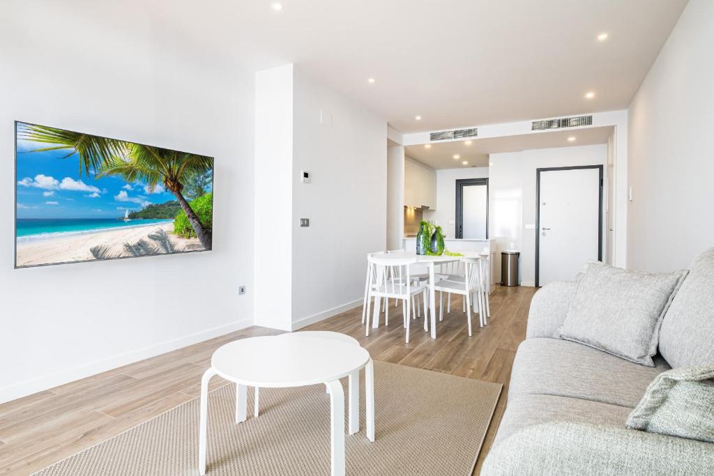 Fotografia z galérie ubytovania Sunset Cliffs Deluxe Apartment 1054 Poniente Beach v destinácii Benidorm