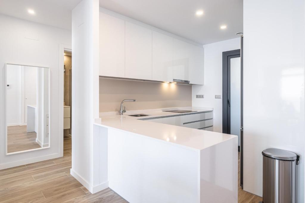 Fotografia z galérie ubytovania Sunset Cliffs Deluxe Apartment 1054 Poniente Beach v destinácii Benidorm