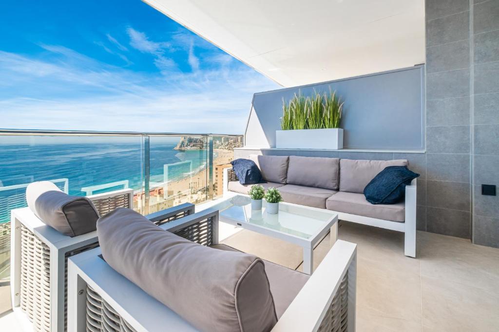 Fotografia z galérie ubytovania Sunset Cliffs Deluxe Apartment 1054 Poniente Beach v destinácii Benidorm