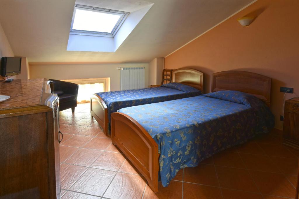 Hotel Ristorante Borgovecchio - Quadruple Room With Private Bathroom