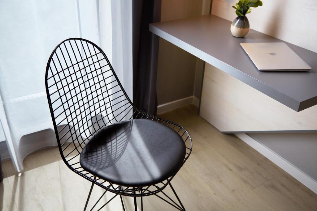 Holiday Inn - the niu, Hub Dusseldorf Messe by IHG - Resim 16