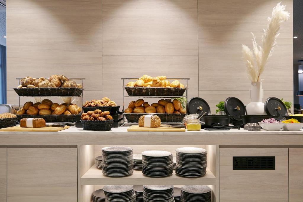 Holiday Inn - the niu, Hub Dusseldorf Messe by IHG - Resim 13