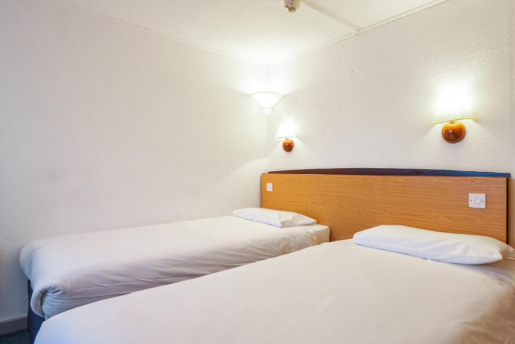 Postel nebo postele na pokoji v ubytování Campanile Hotel Wakefield