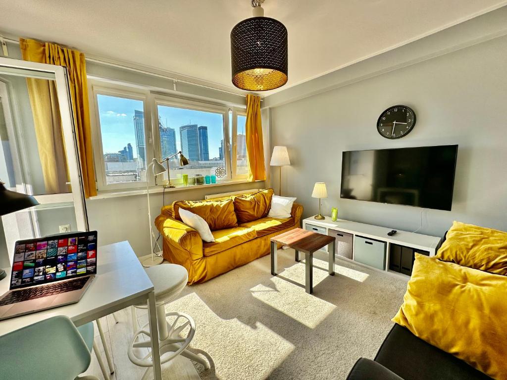 GOLD 2 King Size Bed, metro x2 free WiFi, 50'TV Netflix, HBO, AppleTV+ - 一居室公寓