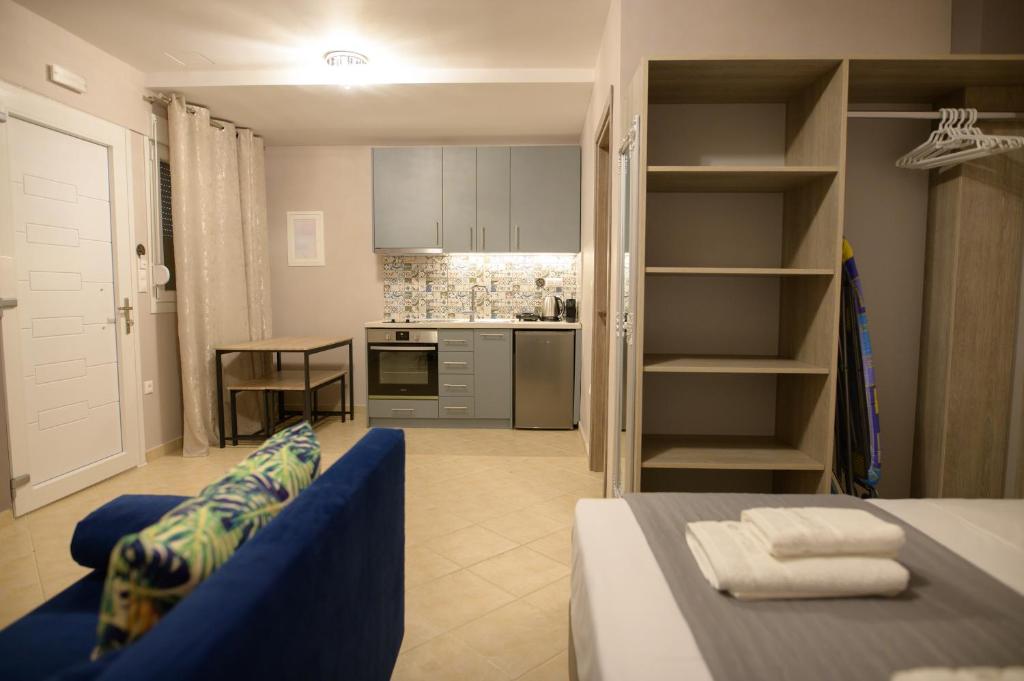 Amaryllis Maison Emporiou - 5