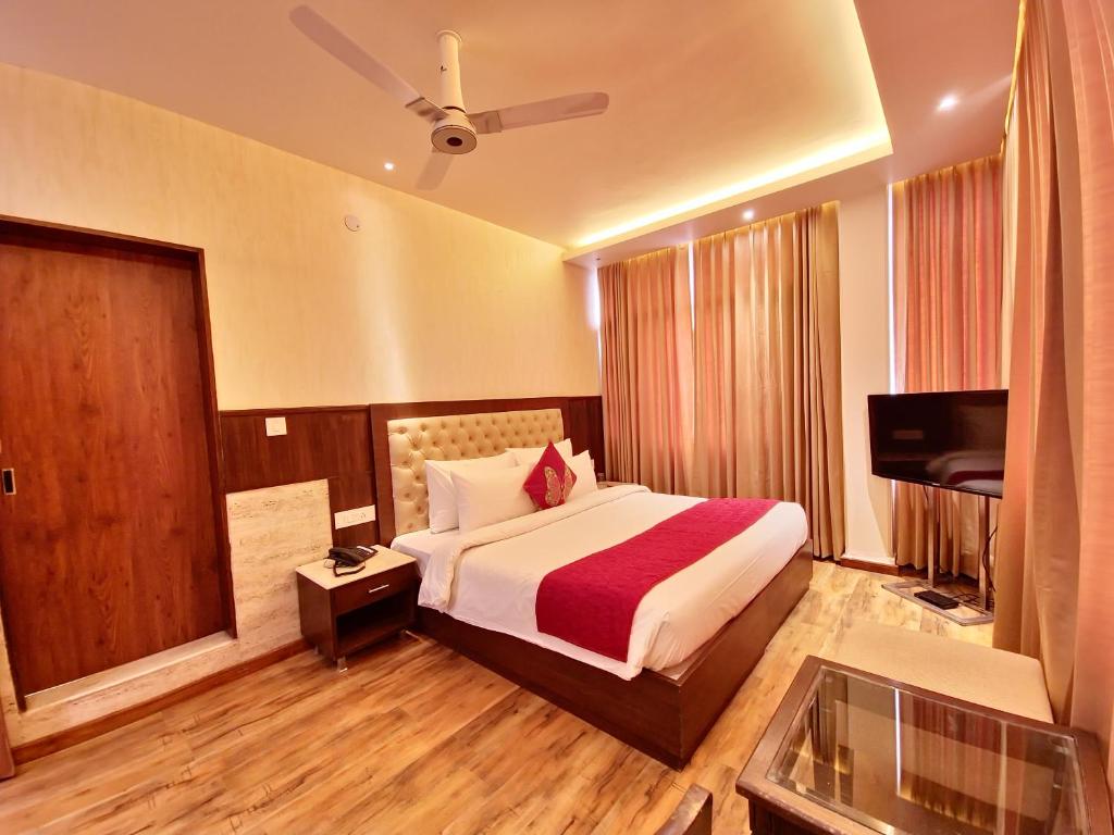 Postel nebo postele na pokoji v ubytování Vaydantaa - Luxury Boutique Resort Mussoorie