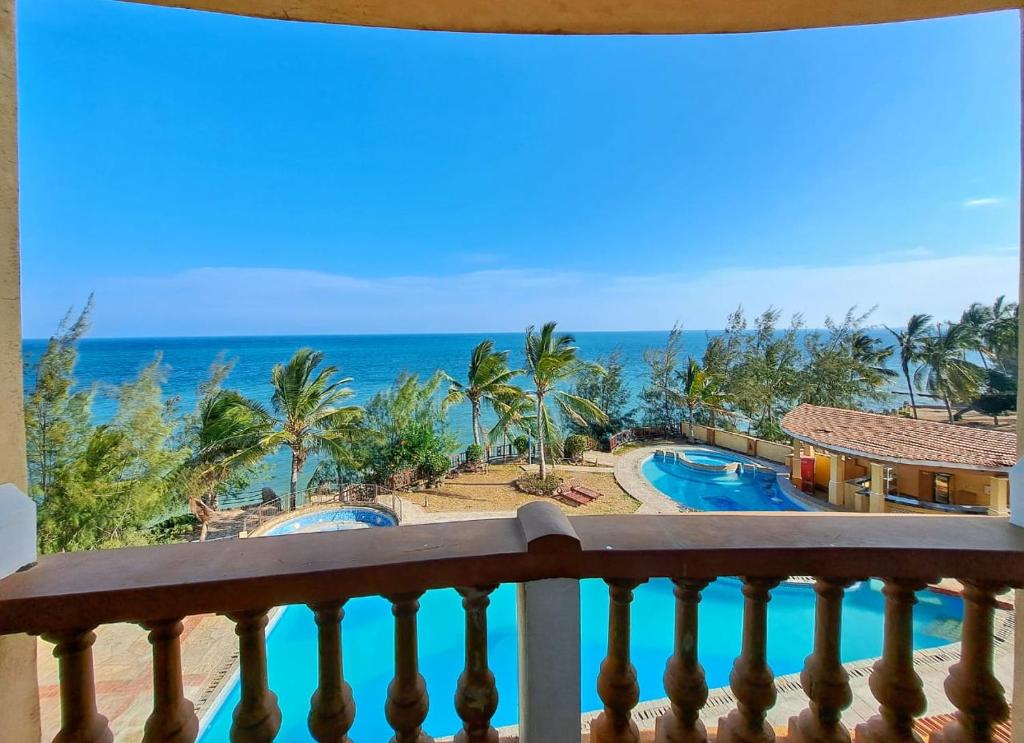 Lux Suites Shanzu Beachfront Apartments, Kenya - Booking.com