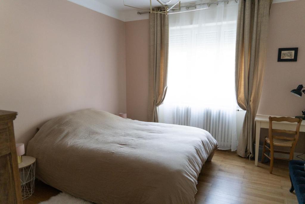 Кровать или кровати в номере Yapot