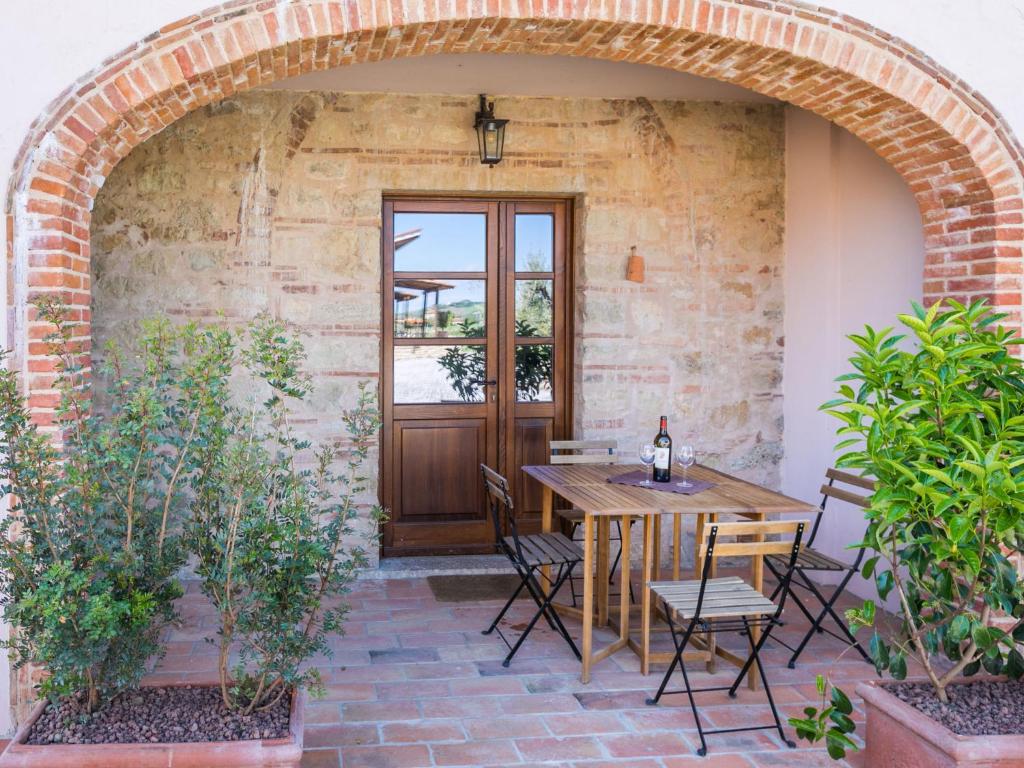 Patio alebo iná vonkajšia časť ubytovania Apartment Saxum by Interhome
