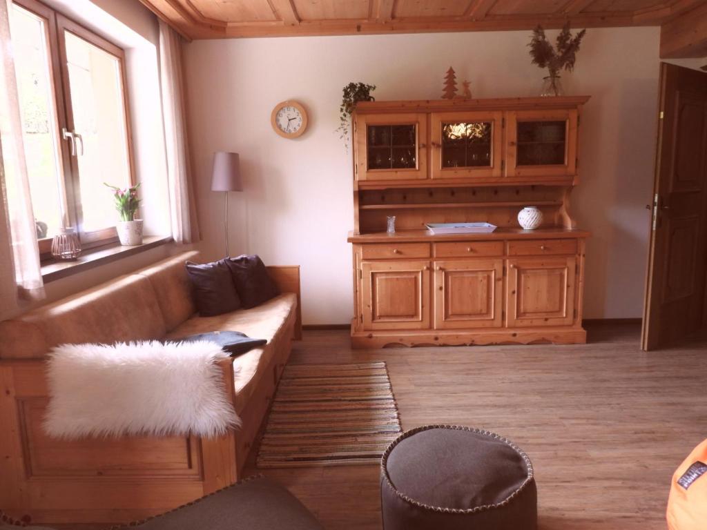 Posezení v ubytování Holiday Home Haus Sigfried by Interhome