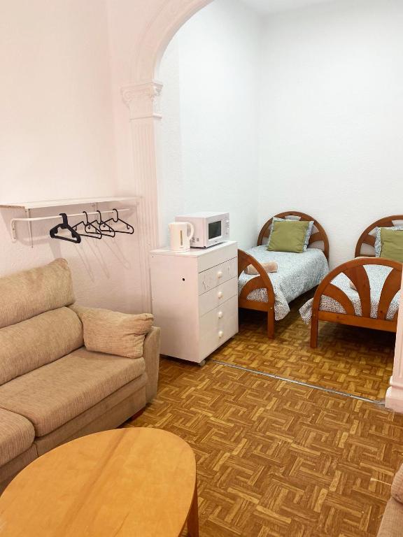 Booking.com: Valencia La Petxina Rooms in Shared Apartment ...