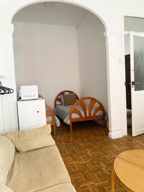 Valencia La Petxina Rooms in Shared Apartment, Spain ...