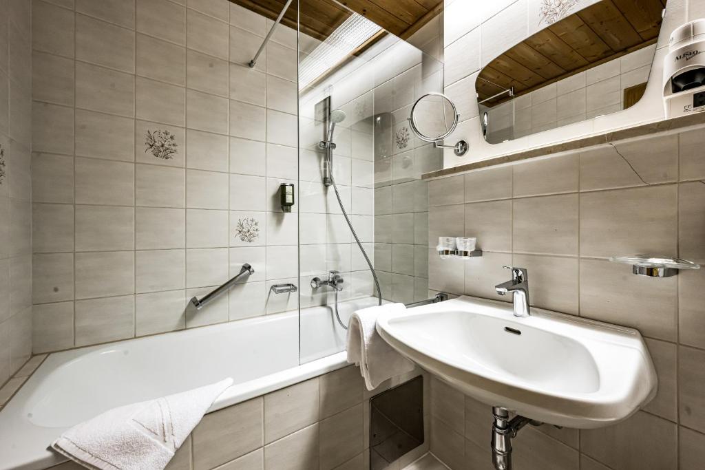 Koupelna v ubytování Hotel Alpina Sölden - Adults Only
