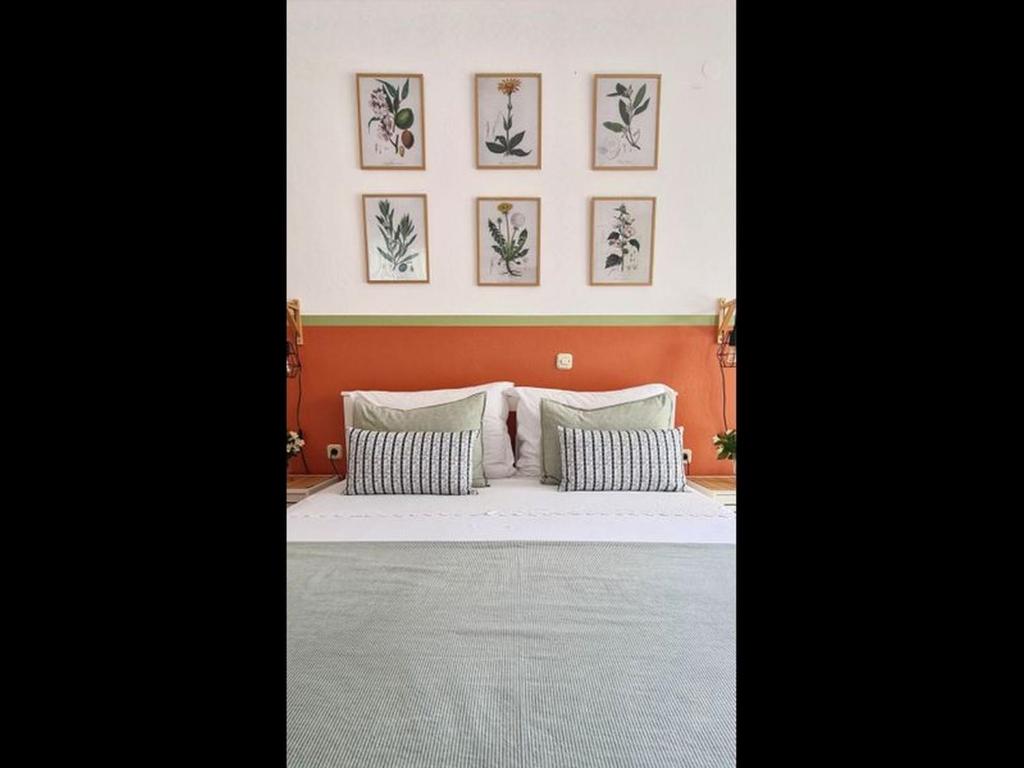 Letto o letti in una camera di A Charming Oasis In The City Heart 2