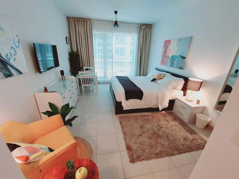 Studio for rent close to Burj Khalifa &Dubai mall., Dubai (updated