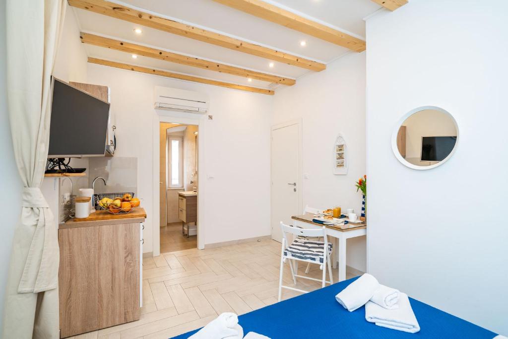 Apartment SeventySeven - 9