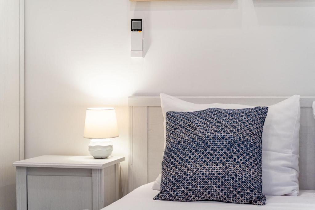 Apartment SeventySeven - 17