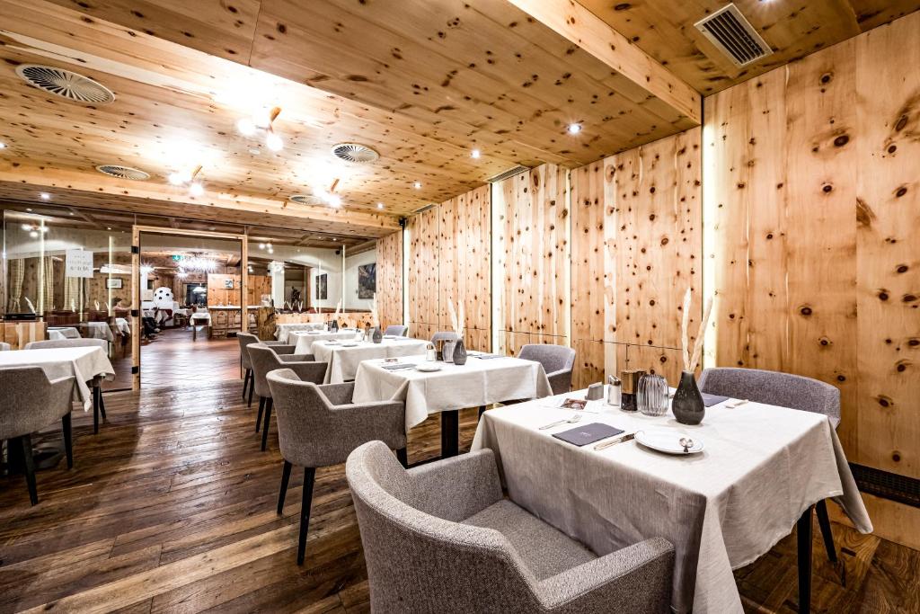 Restaurace v ubytování Hotel Alpina Sölden - Adults Only