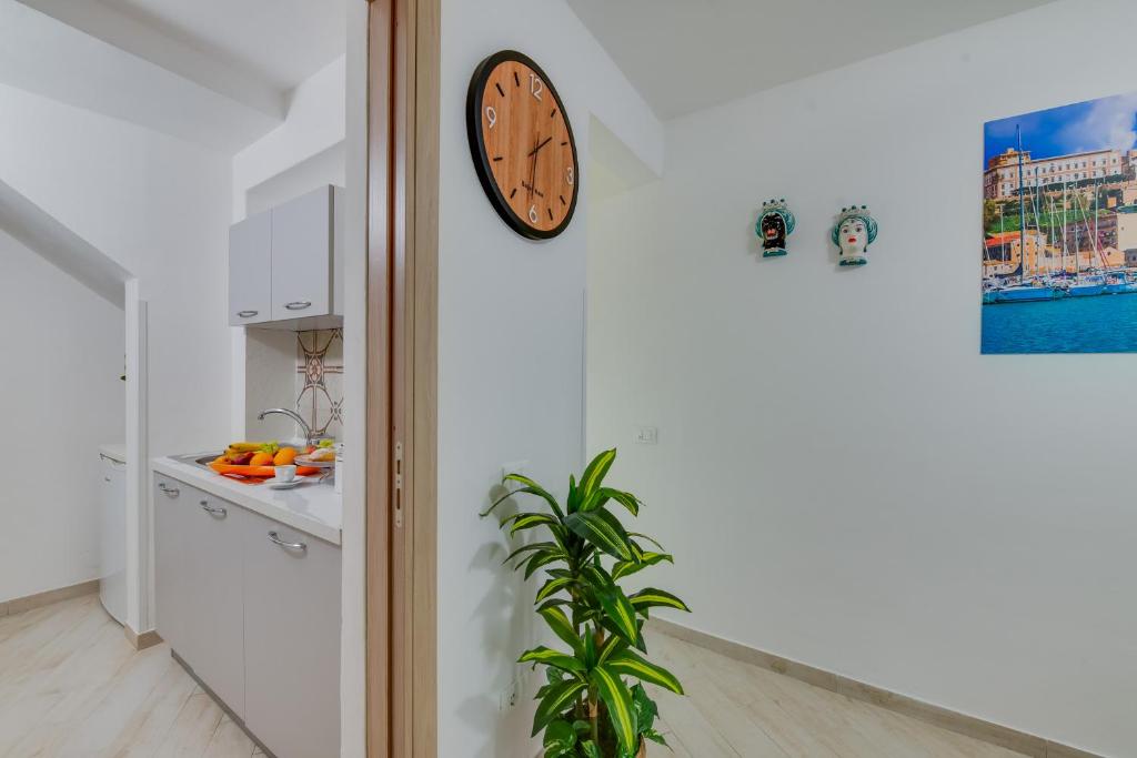 Kuchyň nebo kuchyňský kout v ubytování NottInCentro -Guest House-