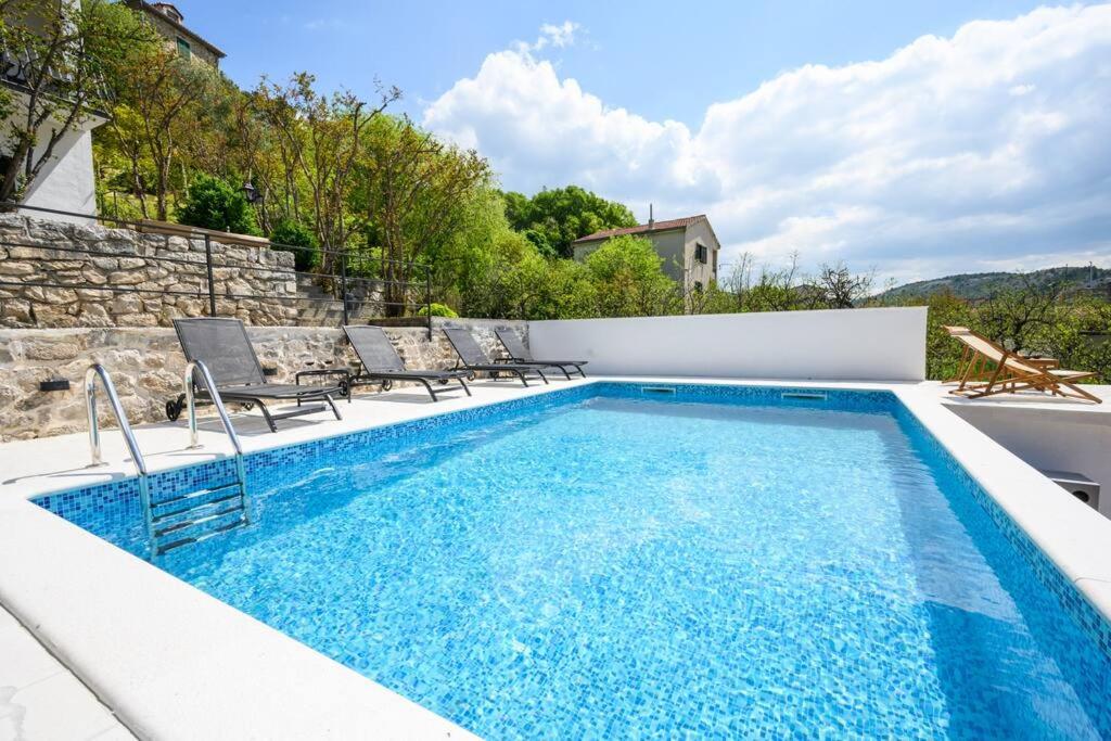 Mila and Jurija Formenti 2 apartments in heart of nautic marina, with heated swimming pool, bikes, Sup, kajak, free parking in our garden - 19