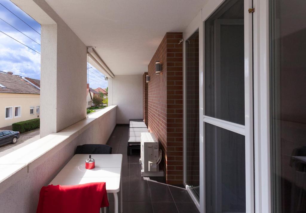 Balkón nebo terasa v ubytování Dobó Apartman