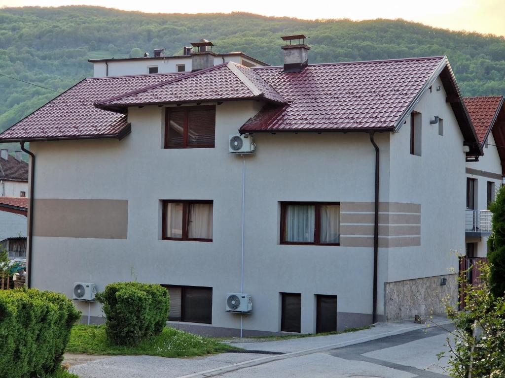 Apartments Foča - Housity