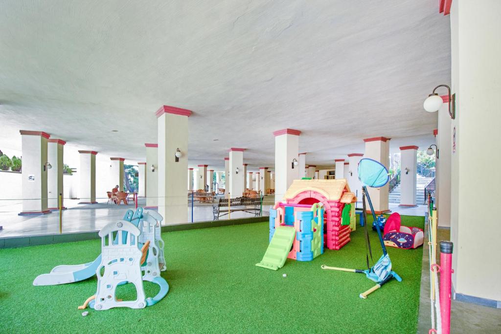 Centrum fitness w obiekcie Modern beach apartment Romana Playa 723 in Marbella, Elviria