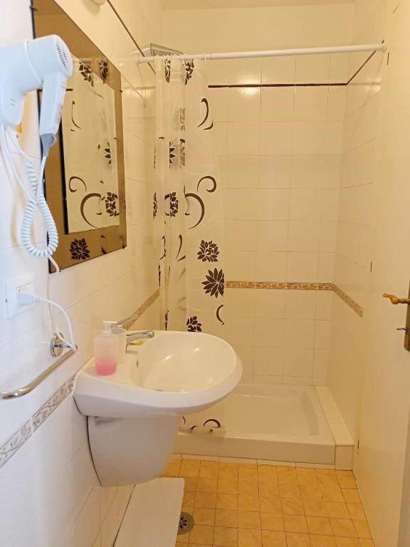 NAHID ACCOMMODATION - Deluxe Double Room