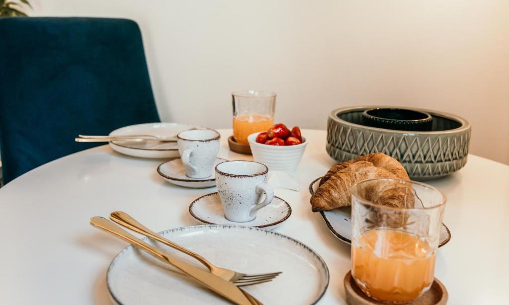 Mila and Jurija Formenti 2 apartments in heart of nautic marina, with heated swimming pool, bikes, Sup, kajak, free parking in our garden - 6