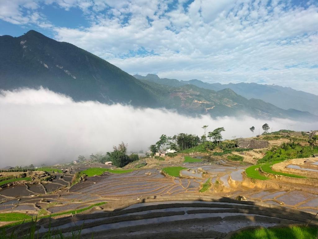 Muong Hoa Hmong Homestay - Family Room With Mountain View
