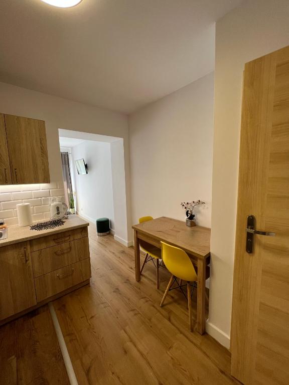 Kuchyňa alebo kuchynka v ubytovaní SZWEDZKA22 PL Premium Rooms