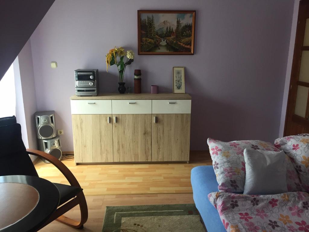 Posedenie v ubytovaní Apartments Yowan