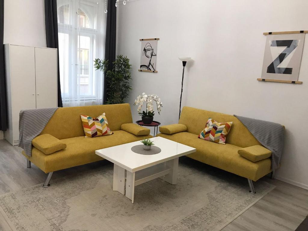 Perfect location,newly decorated modern, large place 60 m2 1074 Budapest, 83-85 Dohány utca 2/30 kép - 1