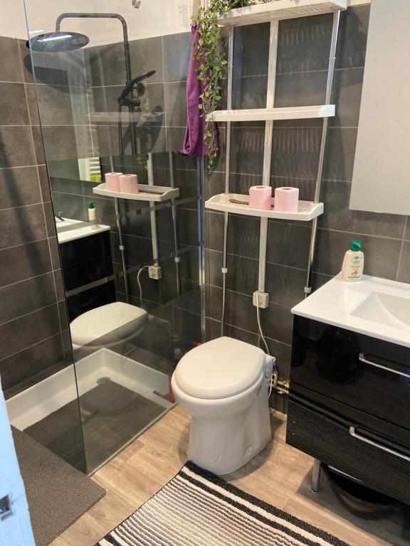 Kúpeľňa v ubytovaní Chambre chez l’habitant