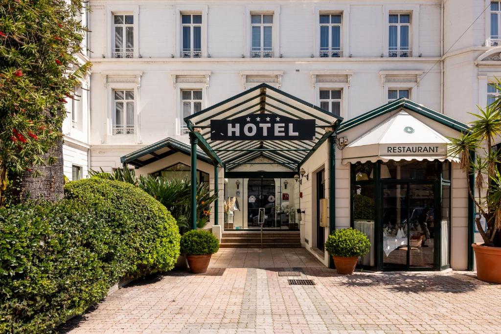 Budova, kde se hotel nachází