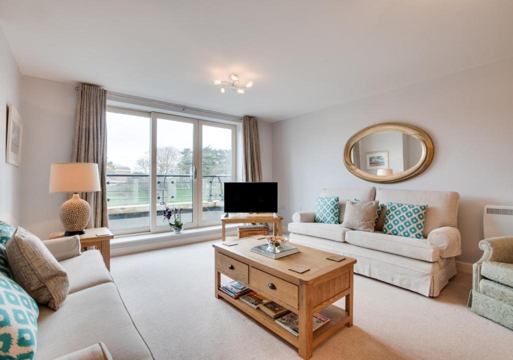 Time Tide, Whitby Updated 2024 Prices