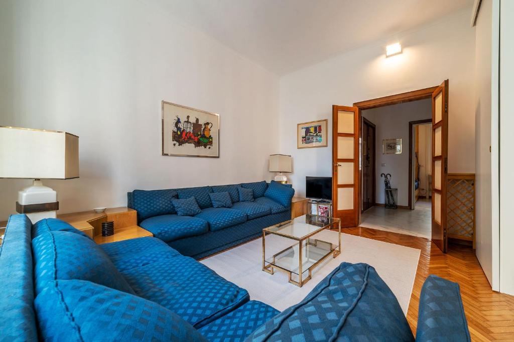 Predel za sedenje v nastanitvi Sapienza & Villa Borghese Comfy Apartment