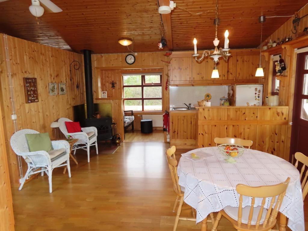 Red Riding Hood Cabin On the Golden Circle Next to Kerið休息區