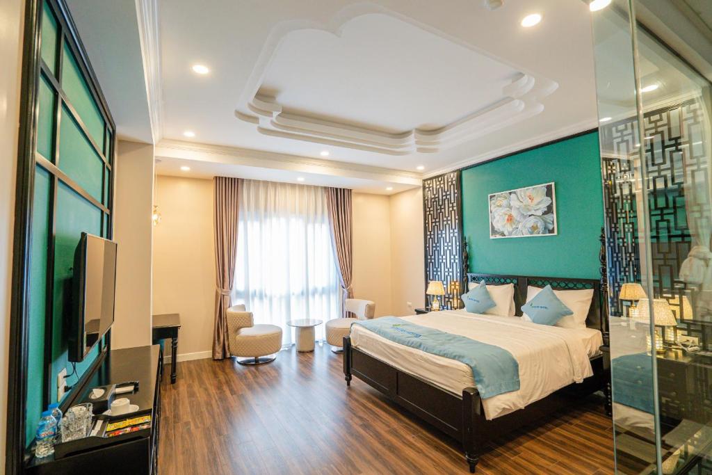 Luxury Hotel - Deluxe King Room