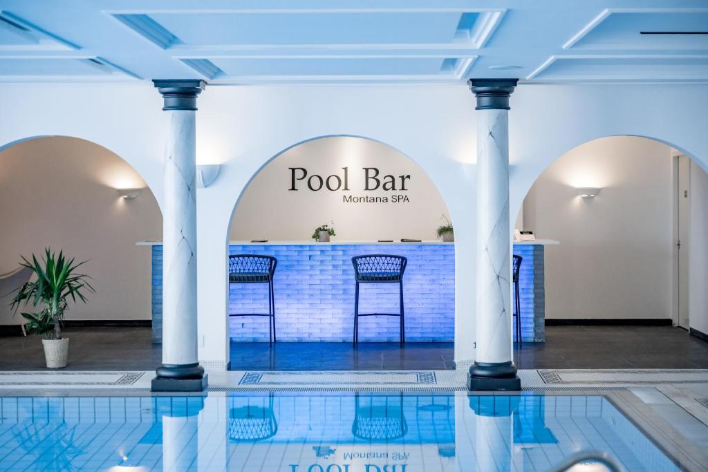 Bazén v ubytování Hotel Nevada nebo v jeho okolí