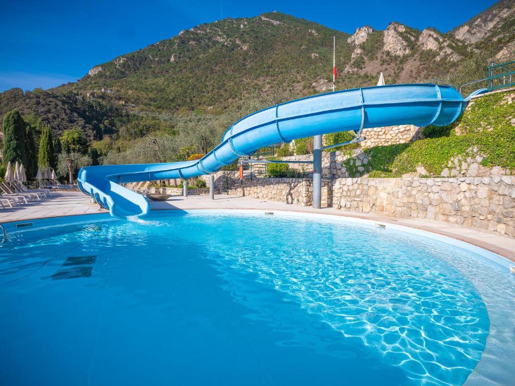 Bazén v ubytování Hotel Leonardo Da Vinci nebo v jeho okolí