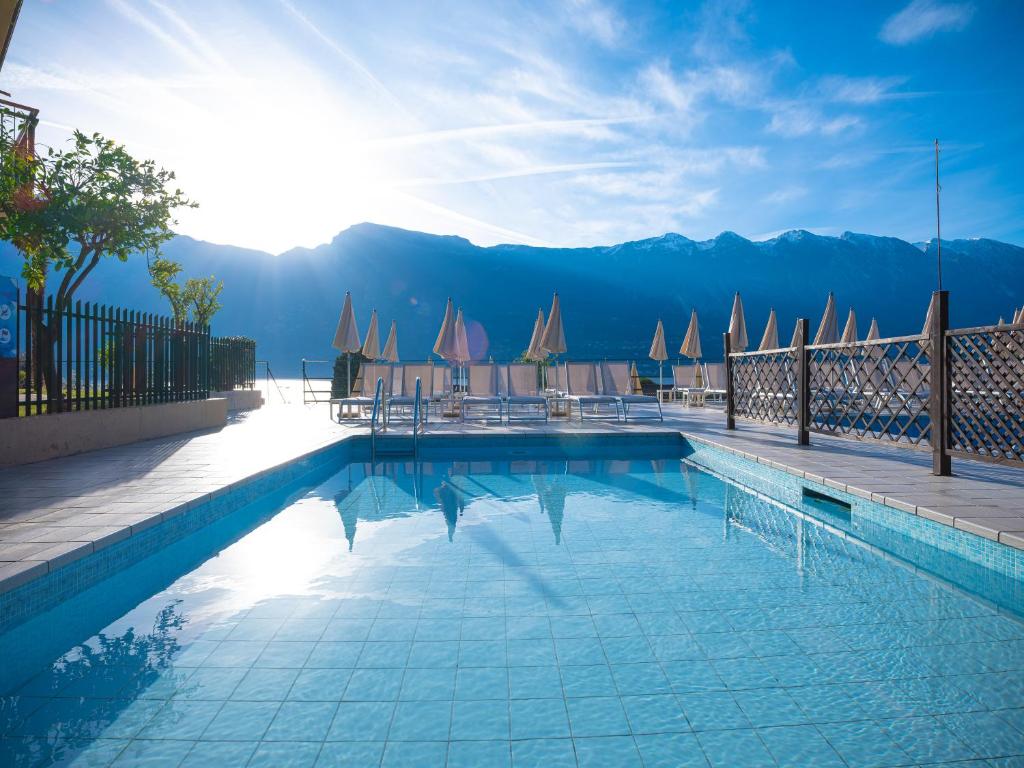 Bazén v ubytování Hotel Leonardo Da Vinci nebo v jeho okolí