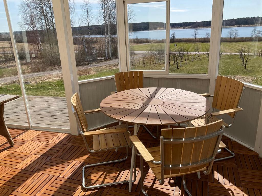 Villa med sjöutsikt - Villa