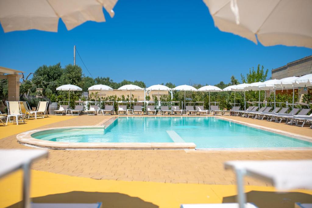 Bazén v ubytování Hotel Reverse nebo v jeho okolí
