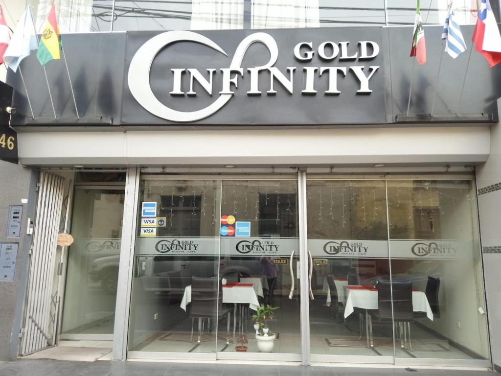 przednia część sklepu z napisem "zimna nieskończoność" w obiekcie GOLD INFINITY w mieście Tacna