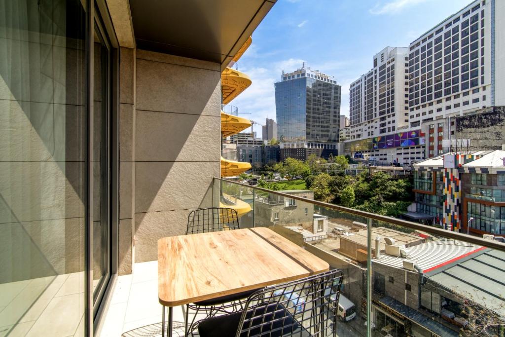 Bright and Centrally Located Flat in Sisli