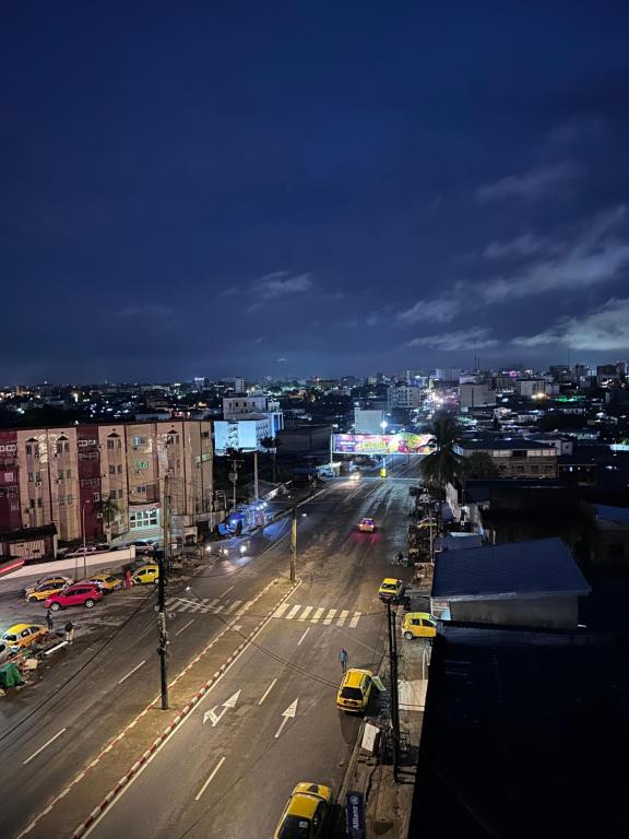 Nespecifikovaný výhled na destinaci Douala nebo výhled na město při pohledu z apartmánu